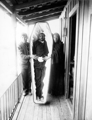 Illustration for article titled The Strangest Tradition of the Victorian Era: Post-Mortem Photography